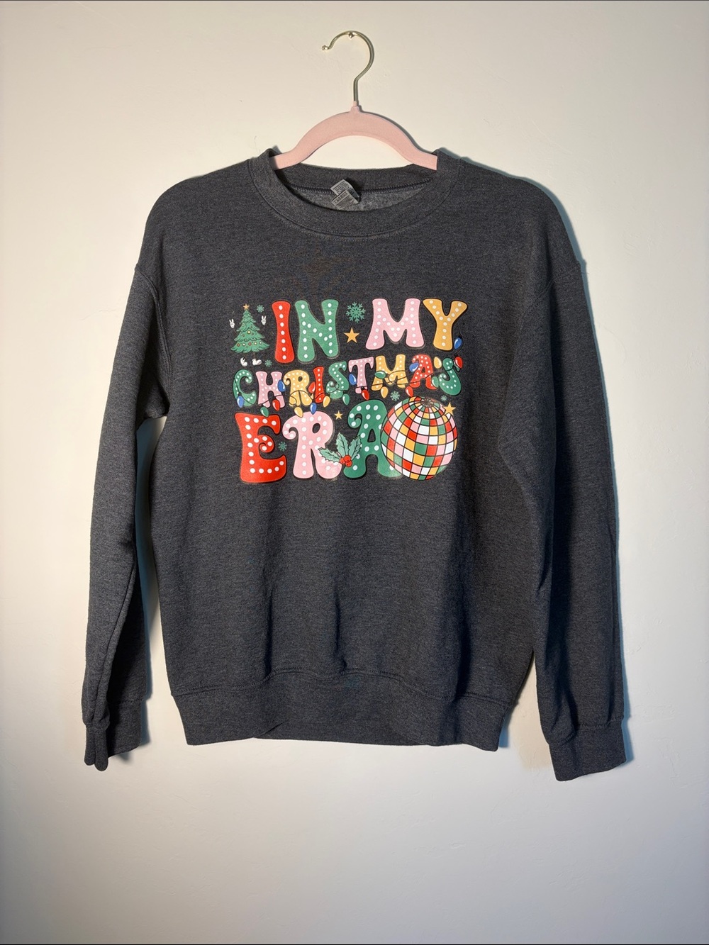 Gildan‎ Charcoal Christmas Graphic Crewneck Sweatshirt - Multicolor Print